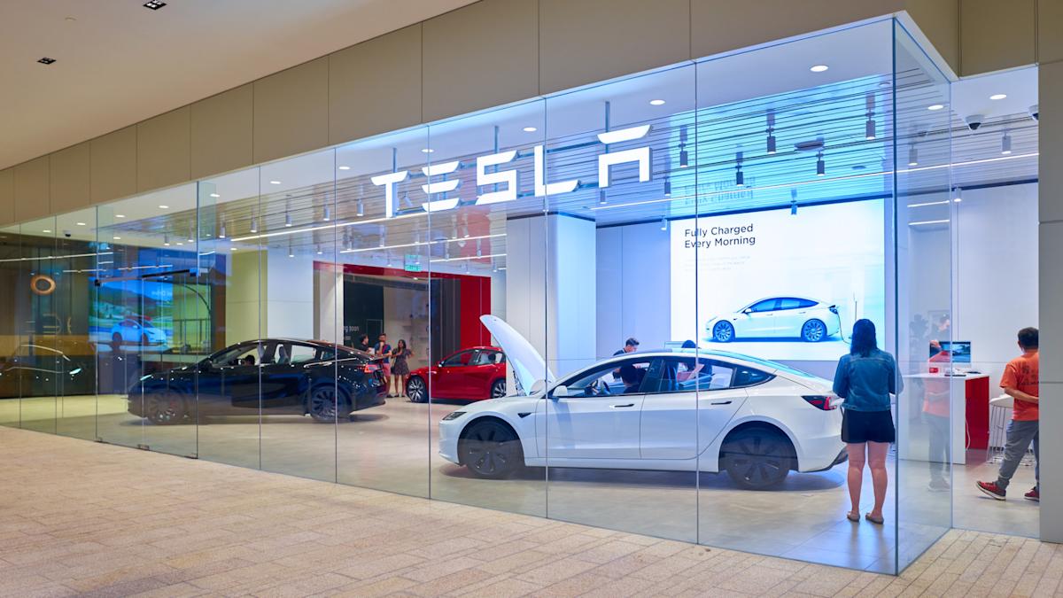 Cum să economisești inteligent când cumperi o Tesla: sfaturi și trucuri